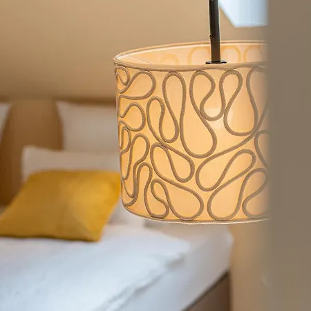 - La Maison Des Sottais Bed and breakfast Burg Reuland